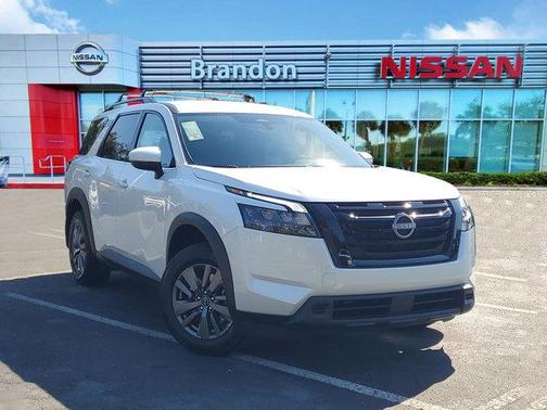 2025 Nissan Pathfinder SV