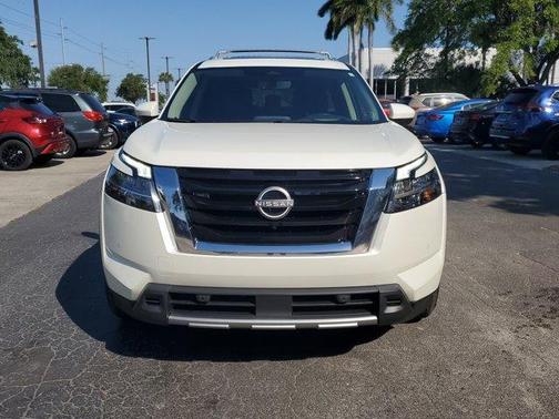 2024 Nissan Pathfinder Platinum