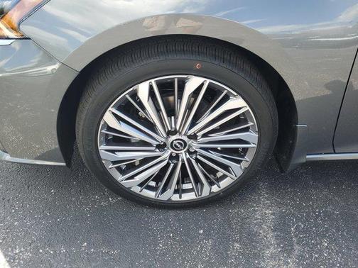 2025 Nissan Altima SL