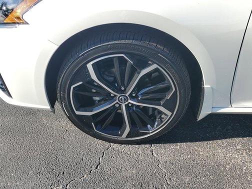 2025 Nissan Altima SR