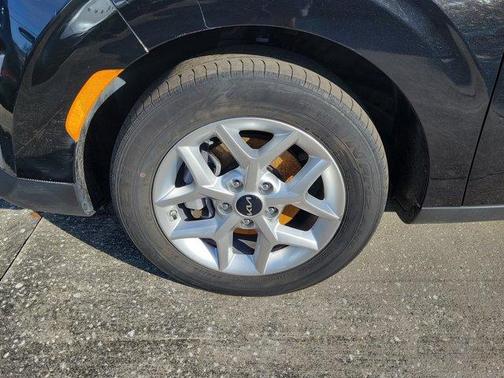 Fusion Orange 2025 Kia Soul LX