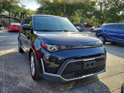 Fusion Orange 2025 Kia Soul LX