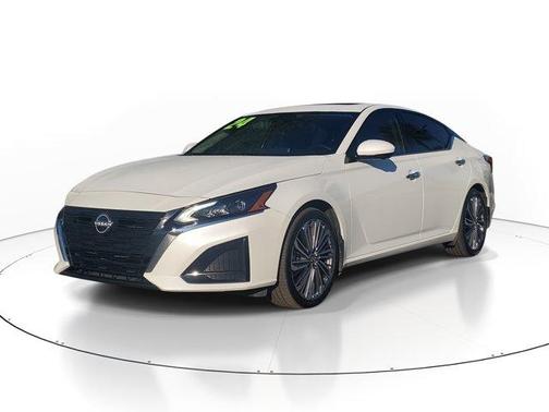 White 2024 Nissan Altima 2.5 SL