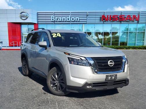 2024 Nissan Pathfinder SV