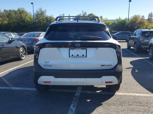 2026 Nissan Kicks SR