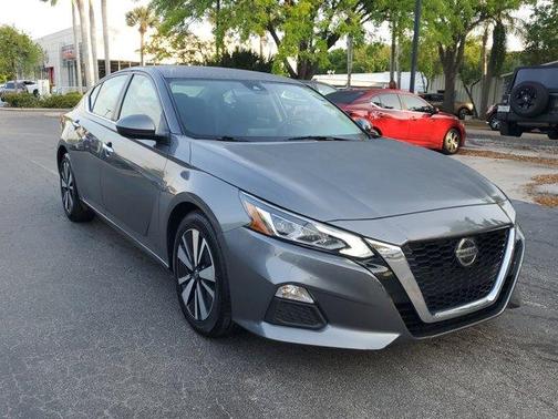 2022 Nissan Altima 2.5 SV