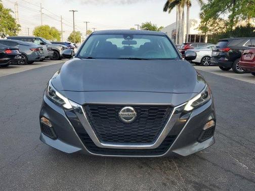 2022 Nissan Altima 2.5 SV