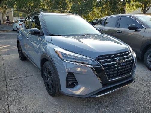2021 Nissan Kicks SR