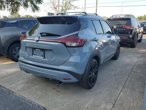 2021 Nissan Kicks SR