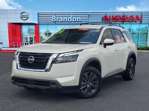 2023 Nissan Pathfinder SV
