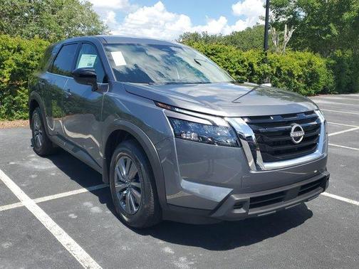 2025 Nissan Pathfinder S