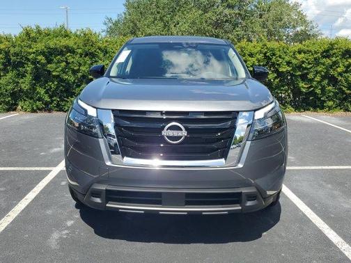 2025 Nissan Pathfinder S