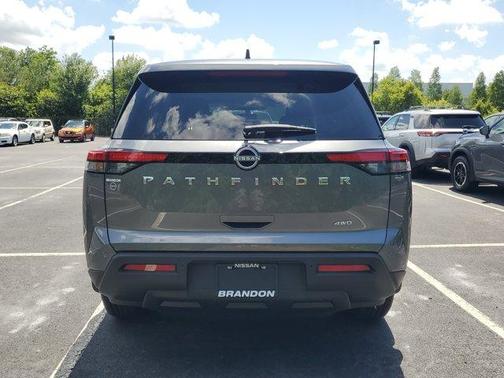 2025 Nissan Pathfinder S
