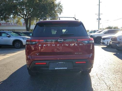 2022 Nissan Pathfinder SV