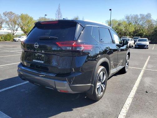 2025 Nissan Rogue SL