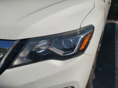 2019 Nissan Pathfinder SV