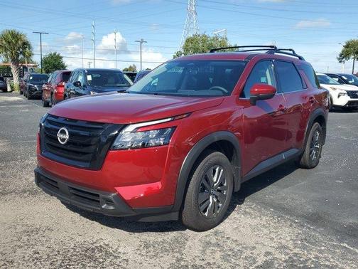 2025 Nissan Pathfinder SV