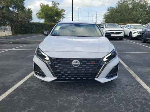 2025 Nissan Altima SR