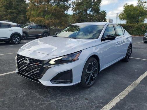 2025 Nissan Altima SR