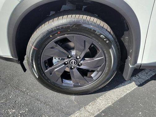 Pearl 2026 Nissan Rogue SV