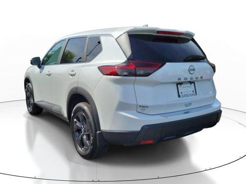 Pearl 2026 Nissan Rogue SV