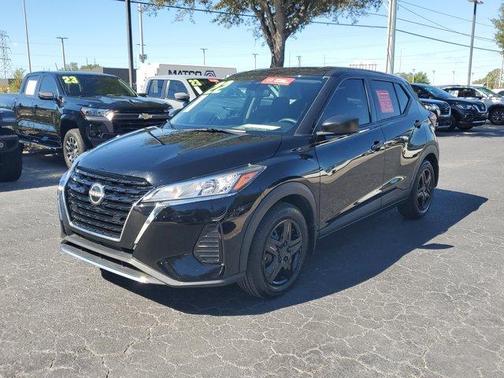 2022 Nissan Kicks S