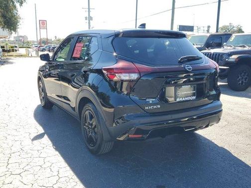 2022 Nissan Kicks S