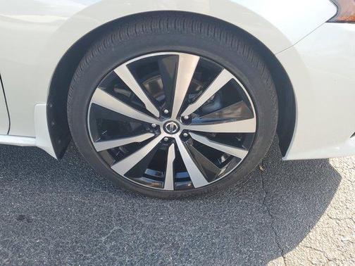 2020 Nissan Altima 2.0 Platinum