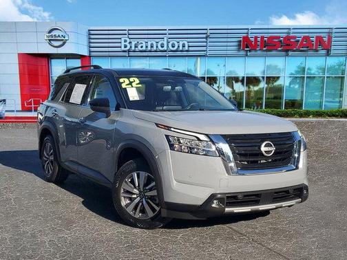2022 Nissan Pathfinder SL