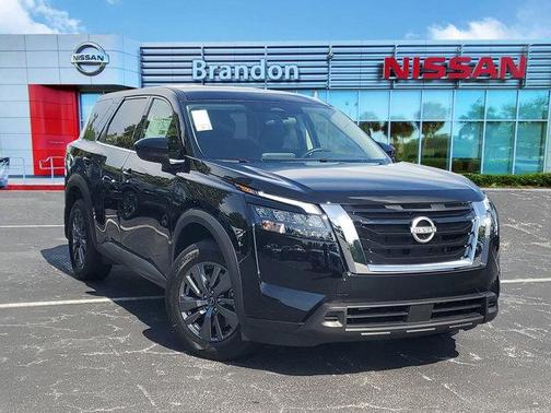 2025 Nissan Pathfinder S
