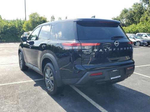 2025 Nissan Pathfinder S