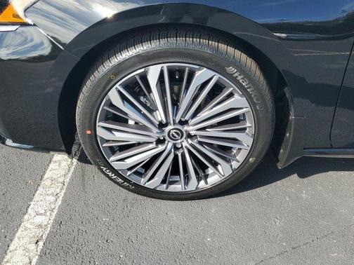 2025 Nissan Altima SL