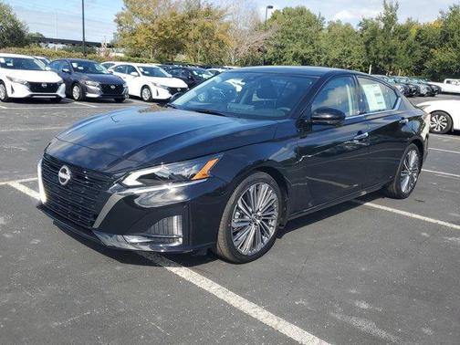 2025 Nissan Altima SL