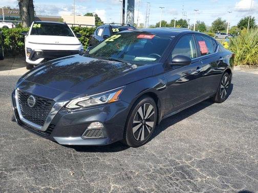 2022 Nissan Altima 2.5 SV