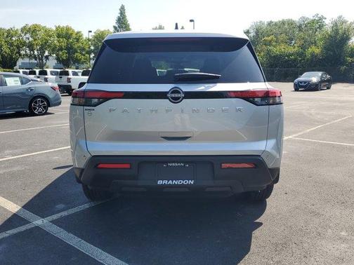 2025 Nissan Pathfinder S