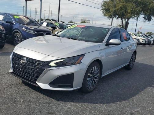 2023 Nissan Altima 2.5 SV