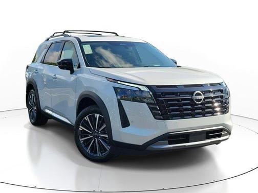 Everest White P 2026 Nissan Pathfinder Platinum