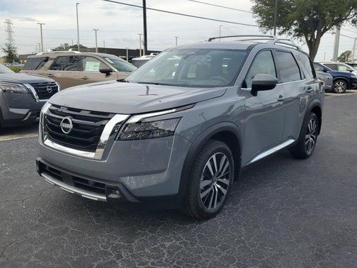 2025 Nissan Pathfinder Platinum