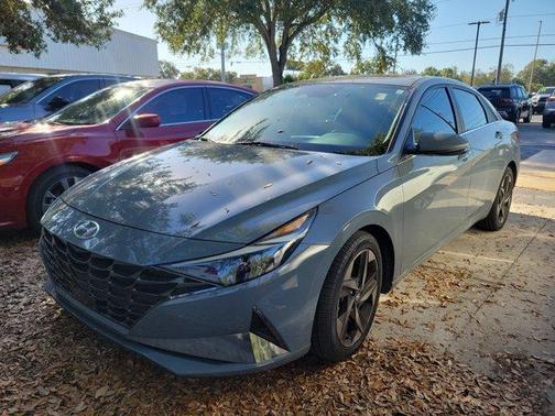 2022 Hyundai ELANTRA Limited