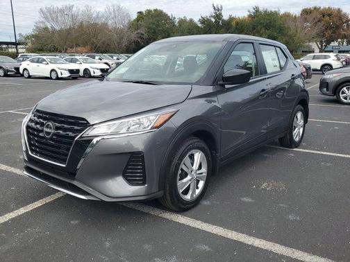 2025 Nissan Kicks Play S