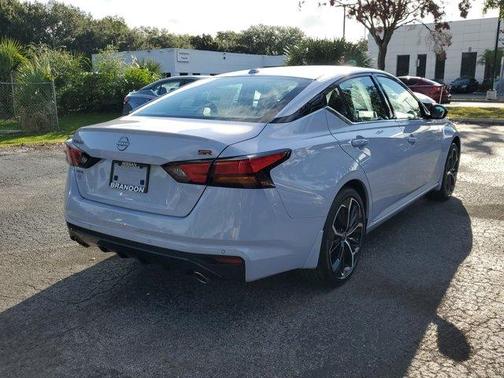 2025 Nissan Altima SR