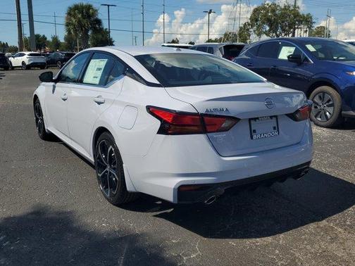 2025 Nissan Altima SR