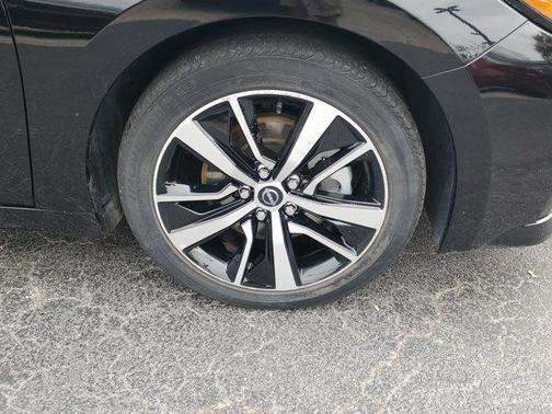 2023 Nissan Maxima SV