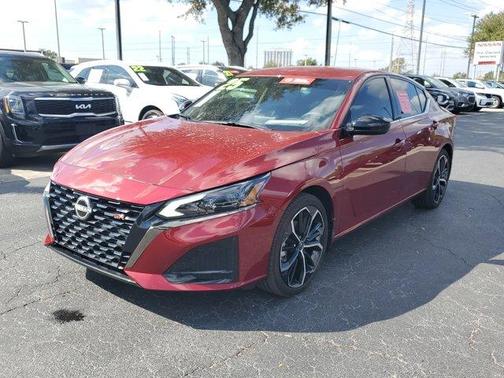 2025 Nissan Altima SR