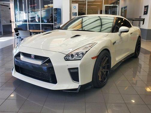 2020 Nissan GT-R Premium