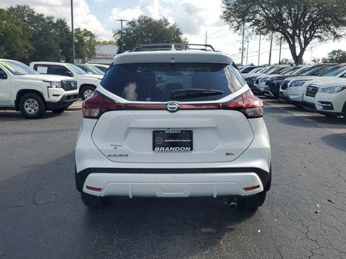 2021 Nissan Kicks SR