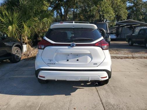 2021 Nissan Kicks SR