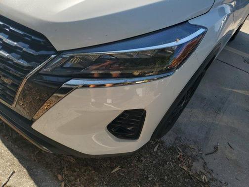 2021 Nissan Kicks SR