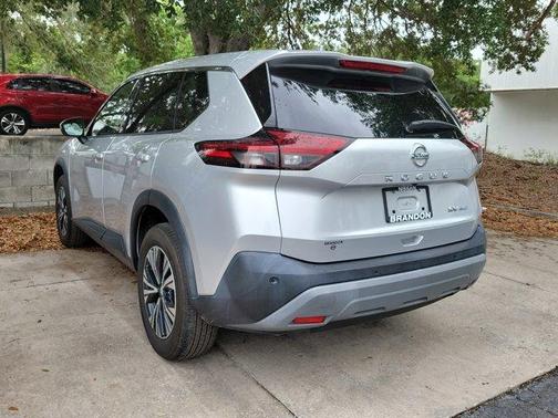 Brilliant Silver Metallic 2021 Nissan Rogue SV