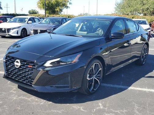 2025 Nissan Altima SR